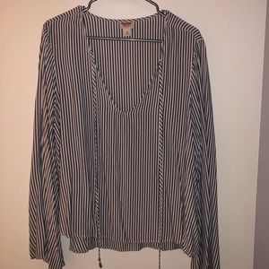 Blouse with bell sleeve